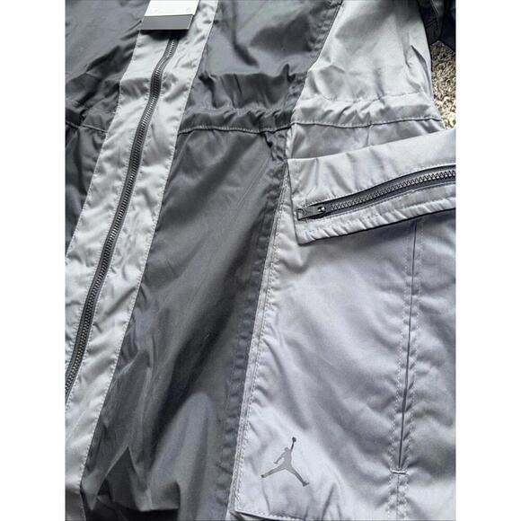 Nike Jordan Women's Color Block Next Utility Capsule Jacket (Medium, Gray/Black) - Picture 5 of 9